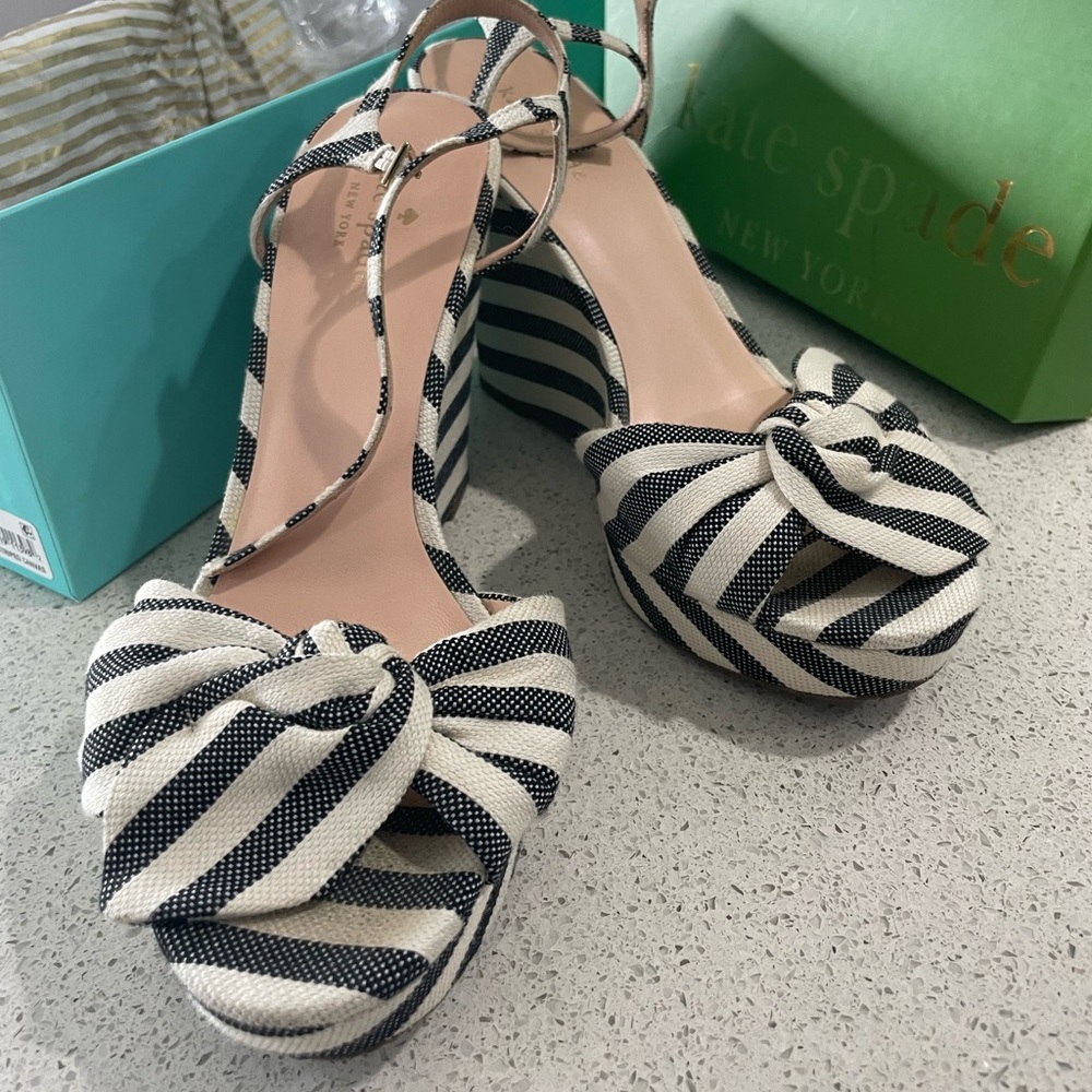 Kate spade Janae Size 8 black and cream platform shoes.